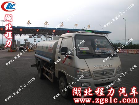 福田2600灑水車走出奉化收費站