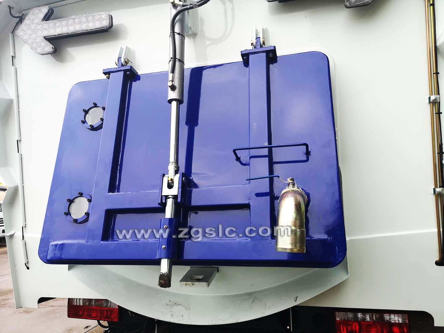 黃牌東風D9洗掃車帶電動高炮(國五)