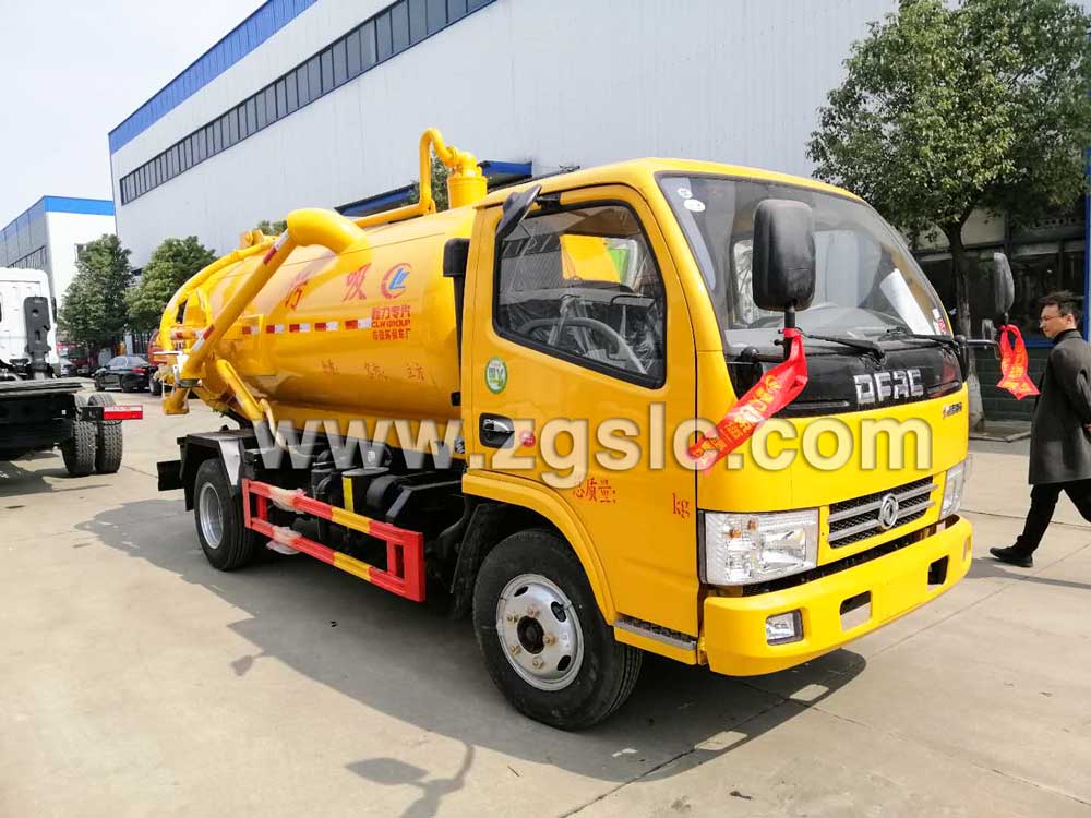 湖北程力東風小多利卡吸污車(國五)