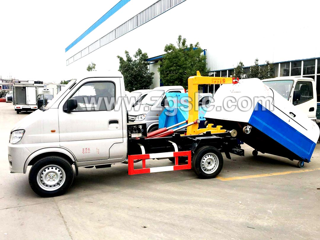 長安3方勾臂垃圾車_勾臂垃圾車多少錢一臺?