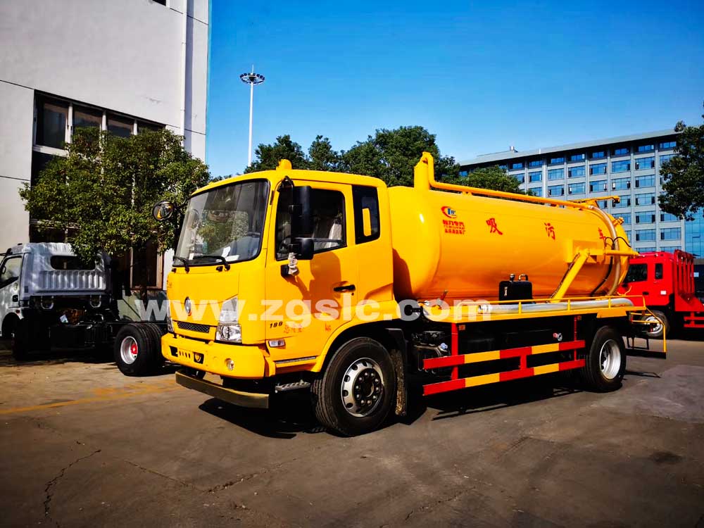 新款東風(fēng)天錦吸污車(國五)