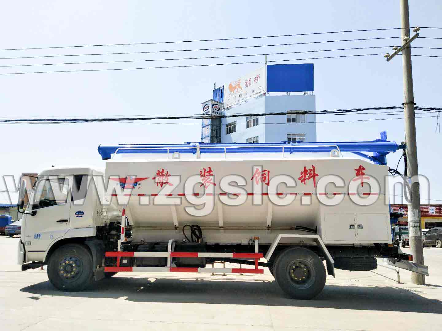 東風(fēng)天錦散裝飼料車(國五)