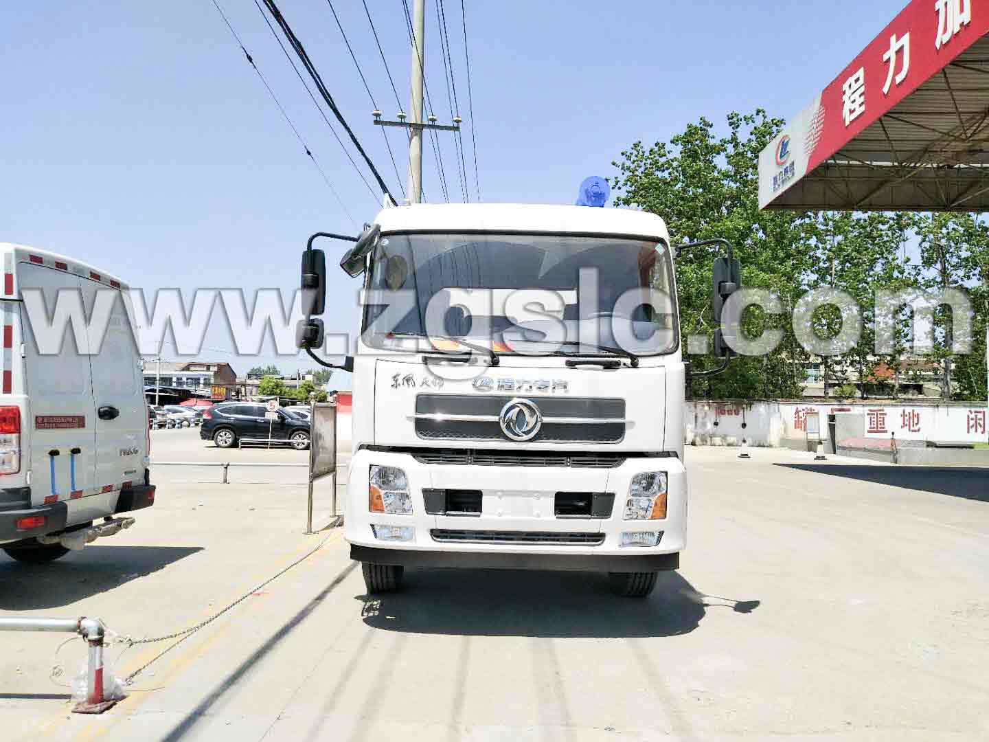 東風(fēng)天錦散裝飼料車(國五)