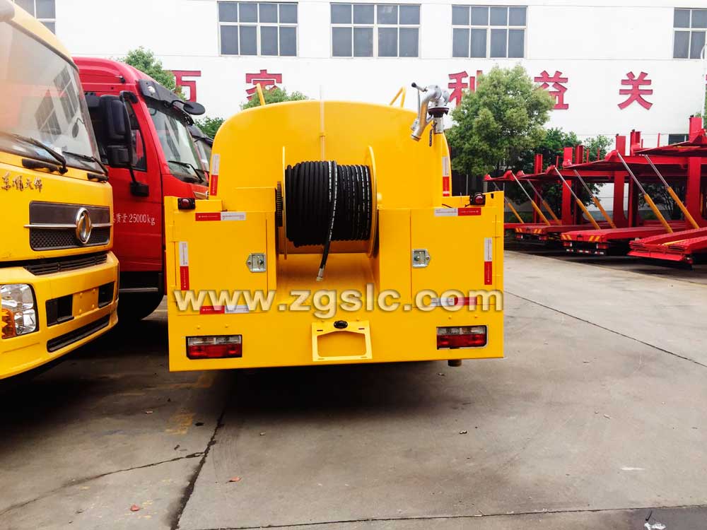 湖北程力東風(fēng)大多利卡高壓清洗車(國(guó)五)