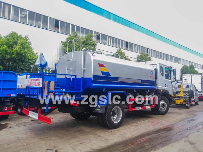 12方東風(fēng)D9灑水車-那個品牌好