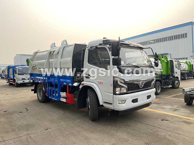 程力集團東風大多利卡側裝帶壓縮垃圾車