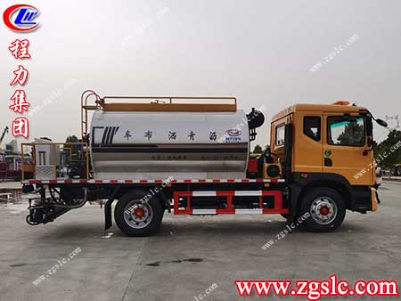 程力智能型瀝青灑布車，打造方便高效快捷的城市道路建設